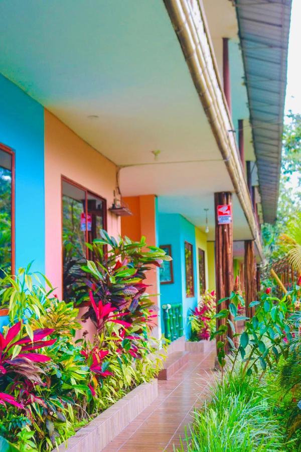 Hotel Hosteria D'Carlos Aqua Park à Santo Domingo de los Colorados Extérieur photo