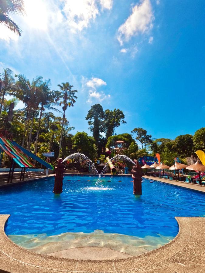 Hotel Hosteria D'Carlos Aqua Park à Santo Domingo de los Colorados Extérieur photo